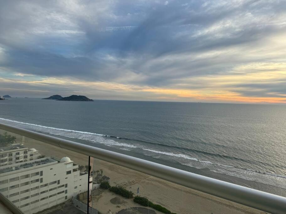 Departamento De Lujo Vista Al Mar Piso 15 Apartment Mazatlan Exterior photo